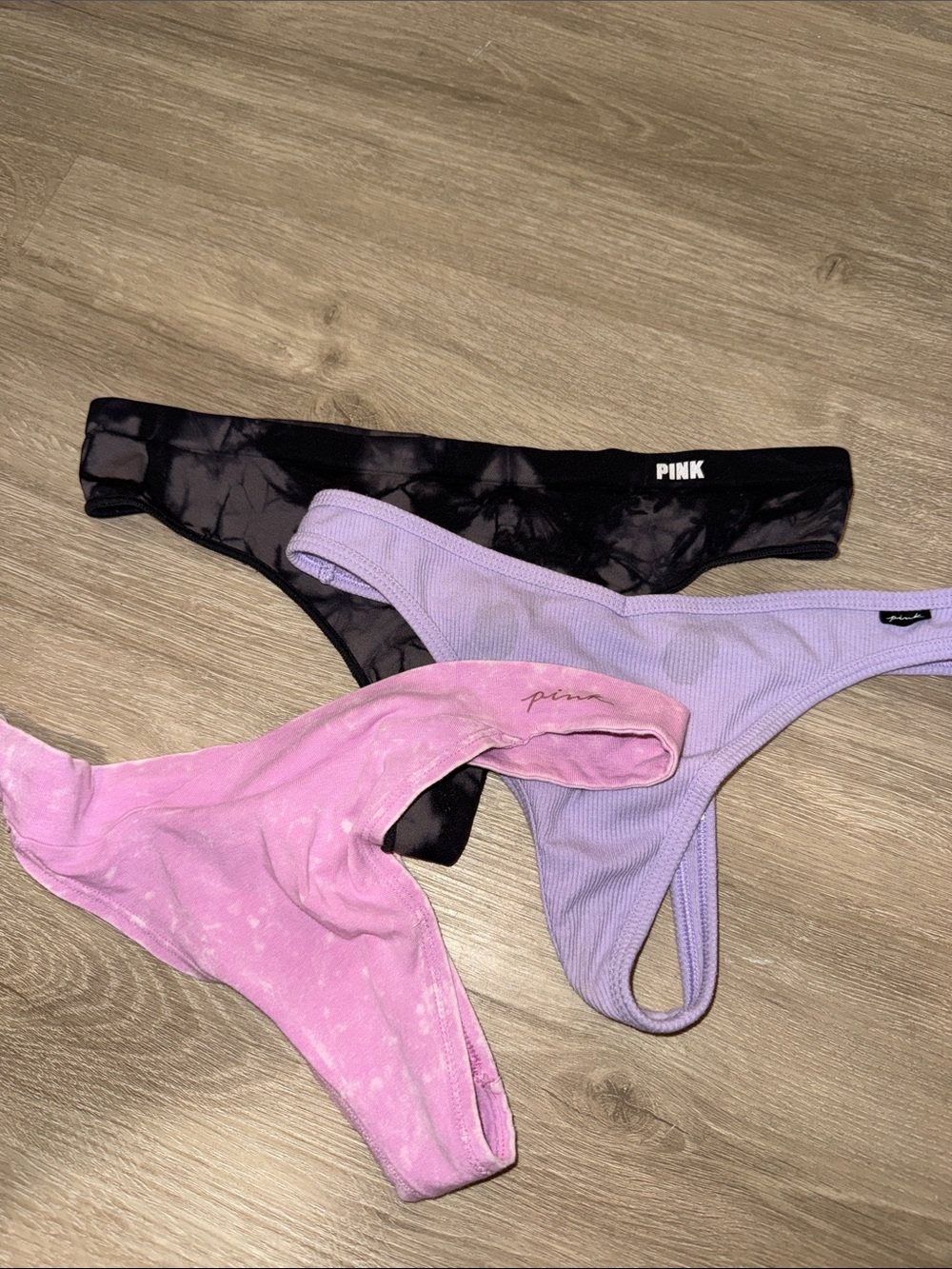 Women’s Thongs / Undies